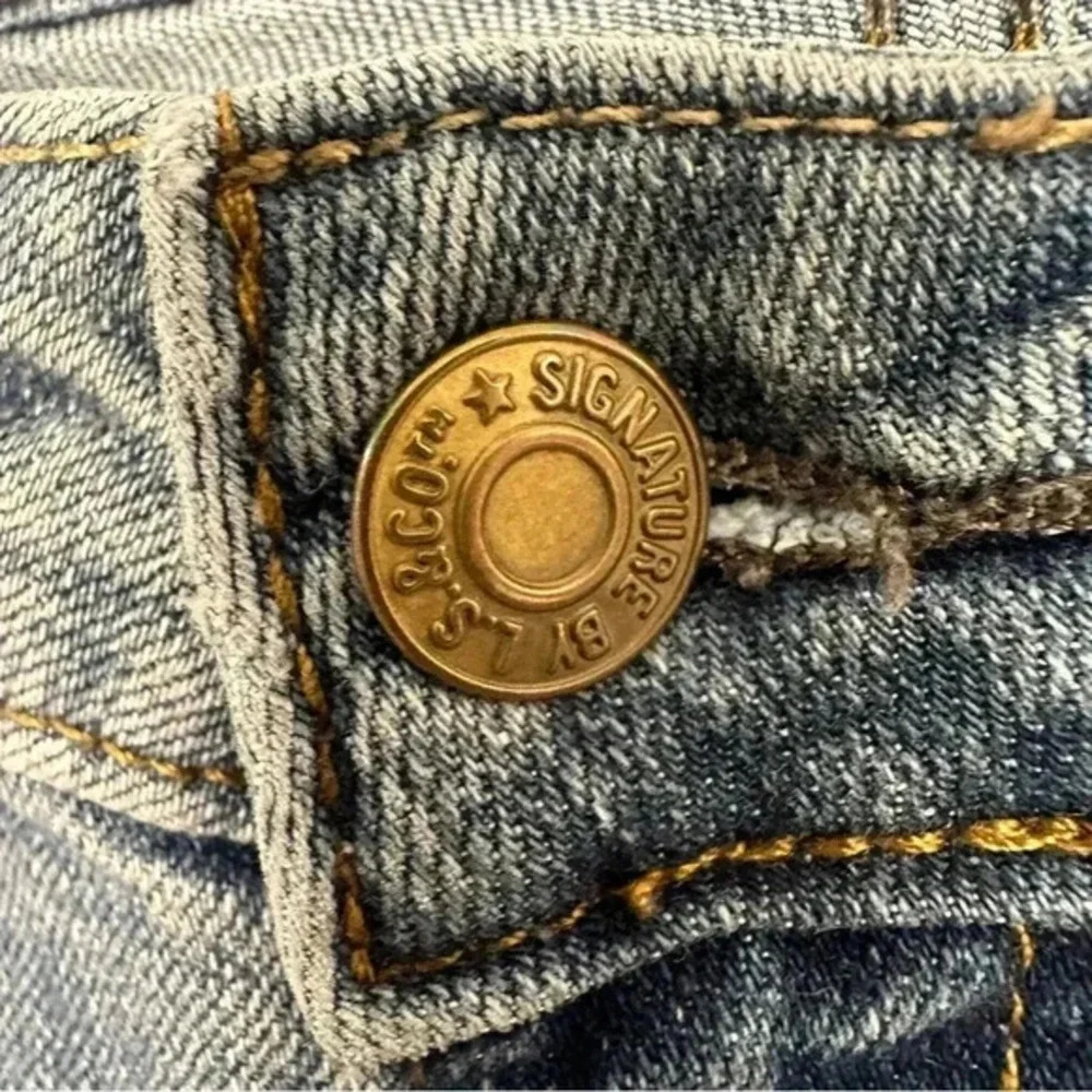 Levi's Signature Jeans Modern Bootcut Womens Size 10 Mid Rise Blue Stretch‎